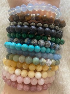 Crystal beads arm bracelet, elastic one size Afro Jewelry, Crystal Bead Bracelets, Body Jewelry Diy, Arm Bracelet, Jewelry Hacks, Crystal Bead Jewelry, Arm Bracelets, Making Necklaces, Turquoise Crystal