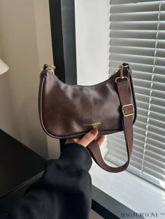 BagForLove - Chic Hobo Bag: Streamlined Design with Bonus Coin Purse Purse Outfit, My Style Bags, Brown Crossbody Bag, Brown Crossbody, Brown Leather Bag, Brown Purses, Leather Coin Purse, Pretty Bags, Cute Purses