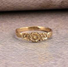 "Floral ring, Brass Ring, Flower Ring, multi flower ring, Vintage Ring, gift for her, dainty ring, boho ring, handmade ring, women ring, gift ❥ Customers satisfaction is our biggest priority, please contact us with any questions/queries for future or existing orders, and we will do our best to make sure you are happy with your order. ❥Please make sure to add the correct address during check out. You can return your purchased item within 15 days after successful delivery. We offer a 100% \"Money Back Guarantee\" if you are not satisfied with your purchase. Return charges will be paid by buyers only! ❥ Please share your numbers (in personalization box ) as required for shipping address details, and it'll help us to contact you easily. And don't worry about the privacy, we'll keep it safe wit Ring Flower, Zierlicher Ring, Floral Ring, Women Ring, Boho Ring, Brass Ring, Ring Women, Closet Fashion, Dainty Ring