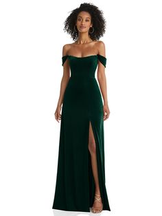 The Dreamy, Romantic, Ethereal Vibes Of This Off-the-shoulder Lux Velvet Dress With Pockets Will Set The Stage For You To Make A Grand Entrance. This Gorgeous Gown Features Elegant Flounce Sleeve Detailing With A Flattering Basque Bodice. Shown In Evergreen. Green Dress Formal, Elegant Green Dresses, Forest Green Dresses, Velvet Bridesmaid Dresses, Dark Green Dress, Green Prom, After Six, Velvet Gown, Velvet Maxi