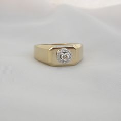 Gold Signet Ring 14k Solid Gold Diamond Gemstone Ring Special Design Band Daily Use Minimalist Dainty Ring Christmas Birthday Gift For Her ▶ 𝙋𝙍𝙊𝘿𝙐𝘾𝙏 𝙁𝙀𝘼𝙏𝙐𝙍𝙀𝙎 * 14k Solid Gold Ring * Salitaire Total Carat: 0.10 ct * Round Stones Total Carat: 0.10ct * Total Carat: 0.20 ct * Diamond Quality: G Colour VS Clarity * Top Size Width : 8.53 mm ( 0.33 in) * Top Size Length : 10.18 mm ( 0.40 in) * Mini Round Stone and Solitaire Total Size : 5.75 x 5.75 mm ( 0.22 in) ▶▶ İNFORMATİON If you cho White Gold 14k Signet Ring With Single Cut Diamonds, White Gold Round Signet Ring With Single Cut Diamonds, Minimalist Diamond Cluster Ring For Anniversary, 14k Gold Cluster Ring With Single Diamond, Diamond White Diamond Signet Ring Gift, Diamond White Signet Ring As A Gift, Yellow Gold Signet Ring With Single Diamond For Gift, 14k Gold Diamond White Signet Promise Ring, Gift Yellow Gold Signet Ring With Single Diamond