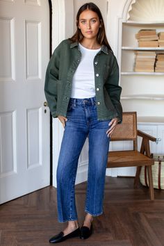 Vintage workwear inspired 99% Cotton, 1% elastane Drop shoulder Button front Patch pockets Button at cuff Pleat + yoke at back Great boxy shape All seasons Model is wearing a size small Styled with TD Treasure Straight Ankle denim Made in LA XS: Bust: 41", Length 24.5" S: Bust: 43", Length 25" M: Bust: 45", Length 25.5" L: Bust 47", Length 26" Olive Green Jacket Outfits For Women, Green Shirt Jacket Outfit, Tan Utility Jacket Outfit, Field Work Outfit, Green Jacket Outfit Fall, Green Denim Jacket Outfits, Khaki Jacket Outfit, Olive Green Jacket Outfits, Shirt Jacket Outfit