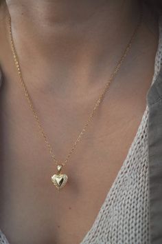 18-karat gold plated dainty heart locket hangs on a sturdy 18-karat gold plated stainless steel chain. Choose your chain length from the drop-down menu.  Chain length (model wears): 18 inches  You can choose the locket as is, without photos, or have it personalized with your photo (s). The picture you choose will be printed on professional photo paper. SILVER VERSION of the Heart Locket https://boholysm.etsy.com/listing/1765796756  ENGRAVING SERVICE  You can choose the locket as is, or have it p Dainty Gold Locket Necklace, Tiny Locket Necklace, Cute Lockets Necklaces, Gold Necklace Locket, Dainty Gold Jewelry Aesthetic, Lockets Necklace, Locket Aesthetic, Dainty Locket, Lockets Gold