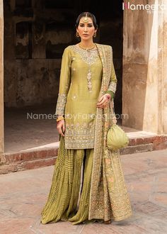 Pakistani Suits Pakistani Suits Party Wear, Kanwal Malik, Suits Party Wear, Pakistani Dress Design, Pakistani Suits, Shalwar Kameez, Designer Dresses Indian, Suit Designs, Pakistani Outfits