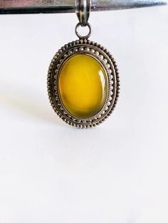 Natural Polished Oval Yellow Gold Gemstone Medallion Pendant - Etsy Photographing Jewelry, Vintage Medallion, Pretty Pendant, Elegant Pendant, Gold Wash, Gold Art, Oval Pendant, Adjustable Necklace, Silver Frame