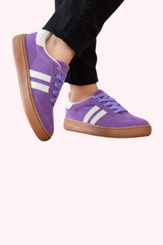 Platform sneakers Spring Skate Shoes With Contrast Sole And Round Toe, Sporty Spring Skate Shoes With Round Toe, Casual Purple Sneakers With Contrast Sole, Sporty Spring Skate Shoes, Sporty Flat Canvas Shoes With Laces, Casual Purple Lace-up Platform Sneakers, Spring Skate Shoes With Cushioned Round Toe, Spring Skate Shoes With Cushioned Footbed And Round Toe, Spring Skate Shoes With Cushioned Footbed