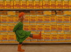 Wes Anderson Scenography, Wes Anderson Shots, Wes Anderson Aesthetic Photography, Wes Anderson Style Photography, Wes Anderson Women, Wes Anderson Photography, Wes Anderson Photoshoot, Wes Anderson Cinematography, Wes Anderson Palette