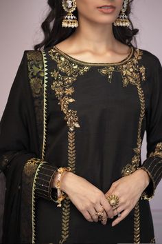 Black Hand Embroidery, Pak Suits, Hand Embroidery Suits, Heavy Suits, Baby Mehndi, Dupatta Draping, Baby Mehndi Design, Plain Suits, Casual Bridal Dress