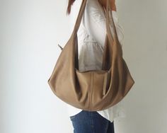 Taupe leather shoulder bag - Women slouchy leather purse - Large leather bag - Soft leather bag - DeLUNA bag Handmade Leather Bag Woman, Large Leather Crossbody Bag, Simple Leather Bag, Leather Bag Tutorial, Sling Purse, Boho Shoulder Bag, Large Leather Bag, Slouch Bags, Diy Leather Bag