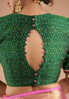 Armlet Designs, Ikkat Pattern, Moti Necklace, Green Blouse Designs, Raw Silk Blouse, Best Blouse Designs