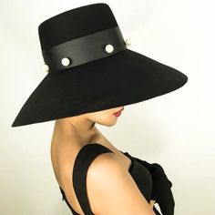 56-58cm New Luxury Black Hat For Spring, Elegant Black Top Hat With Flat Brim, Adjustable Wide Brim Felt Hat For Evening, Adjustable Brimmed Felt Hat For Evening, Chic Fitted Hats For Fashion Events, Elegant Spring Hat For Fashion Events, Elegant Black Flat Brim Hat, Black Wide Brim Felt Hat For Party, Elegant Wide Brim Felt Hat For Party