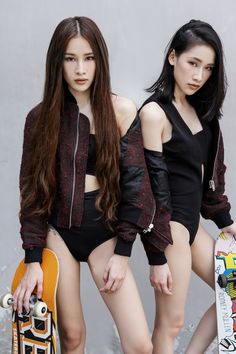 SISTERS THAT MEAN-MUG TOGETHER, STAY TOGETHER. | Duo Gigs Twin Fashion, Twins Fashion, Bomber Jackets, Street Style Looks