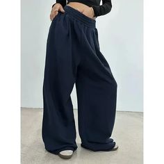 Grey Baggy Sweatpants: Korean Oversize Wide Leg  1Measurement In CMsize         Hips(cm)              Pant Length(cm)           Weight recommendation(kg)S11610440-50M12010650-55L12410855-60XL12811060-652XL13211265-70Warm tips:Order size is Asian size,it is smaller than US,UK,AU,EU Size,If you are not sure,please tell us your height and weight,we will suggest you the correct size.           The size may have 2-3cm differs due to manual mersurement,Please note when you measure. Baggy Korean Fashion, Striped Pants Women, Style Wide Leg Pants, Sweatpants Women, Style Oversize, Harem Pants Women, Casual Sweatpants, Grey Sweatpants, Hip Hop Streetwear