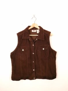 "Vintage Women's Brown Corduroy Vest/Sleeveless. Measurements Length     : 22 1/2\" Armpit to armpit : 22\" Armpit to end of sleeve: 146 Condition : Gently used. There's no stains or holes. Good condition.  ※Please read the policy before you purchase※" Vintage Sleeveless Brown Top, Sleeveless Jackets For Women, Phoebe Buffay Outfits, Corduroy Fashion, Corduroy Vest, 2025 Style, Texas Chainsaw, Brown Vest, Pink Cheetah