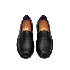 A certified CLASSIC in ALL BLACK 🖤 Blackstock And Weber, Womens Loafer, Black Loafers, Penny Loafer, Raw Denim, Goodyear Welt, Penny Loafers, Loafers For Women, Full Grain Leather