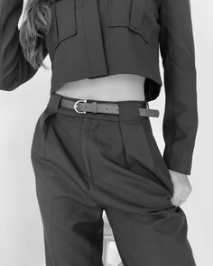 Neat, sleek and ready to impress. The perfect black two-piece 🖤 Easy but very chic

#suitforwomen #elegantstyle #chicstyle #stockholmstyle #aesthetics #musewear #mswr.