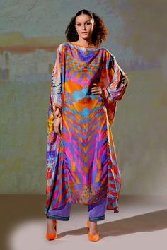 Shop for Rajdeep Ranawat Multi Color Aayat Silk Kimono Kaftan Tunic And Pant Set for Women Online at Aza Fashions Women Kaftan Styles, Dress For Big Size Woman, Modern Kimono Fashion, Kaftan Set, Rajdeep Ranawat, Kaftan Pattern, Kaftan Styles, Kimono Kaftan, Kaftan Tunic