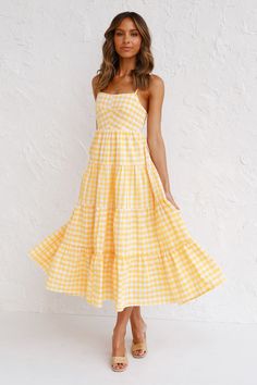 Kinslee Smocked Gingham High Low Maxi Dress - Yellow Ins Street Black Spaghetti Dress, Yellow Gingham Dress, Beach Dress Casual, Long Skirt Fashion, Yellow Gingham, High Low Maxi Dress, Mini Necklace, Midi Dress Party, Puff Sleeve Dresses