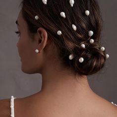 Tuck These Baroque Pearl Pins Into Your Tresses For A Classic Look. Set Of 4 Gold-Plated Brass, Pearls 2.3l Old Hollywood Wedding Hair, Hollywood Wedding Hair, Pearl Hair Clip Wedding, Bhldn Accessories, Diva Outfit, Hair Clips Wedding, Fingertip Length Veil, Pearl Pins, Pearl Hair Clips