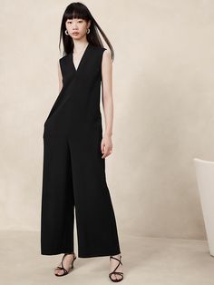 Sleek Jumpsuit, Black Sleeveless Jumpsuit, Black White Jumpsuit, Wide Leg Romper, Work Dresses, Jumpsuit Black, Banana Republic Pants, Jumpsuit With Sleeves, Invisible Zip