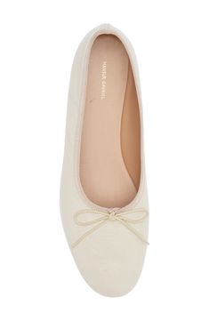 This ballet flat crafted from lambskin leather with a glove-like fit and a higher vamp is an updated version of the iconic silhouette. Leather upper, lining and sole Made in Italy Women's Shoes Mansur Gavriel, Ballerina Flats, Ballet Flat, Chanel Ballet Flats, Lambskin Leather, Womens Flats, Ballet Flats, Wedding Shoe, Women's Shoes