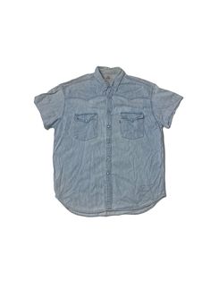 Vintage 90s Levis Red Tab distressed light blue denim short sleeve western shirt oversize XL Pit to pit: 66cm Collar to hem: 86cm Lovingly worn and faded in places. Lovely soft feel to the cotton denim.  Marble snap buttons 90s Levis, Blue Denim Shirt, Western Vintage, Shirt Oversize, Western Wear For Women, T Shirt Photo, Blue Denim Shorts, Denim Short, Western Shirt