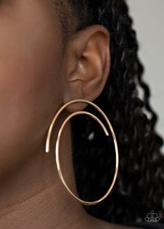 A glistening gold wire coils into a dizzying spiral shaped frame for a classic, minimalist inspired look. Earring attaches to a standard post fitting. Sold as one pair of post earrings. Dangly Earring, Earrings Edgy, Paparazzi Accessories Jewelry, Spell Love, Colorful Frames, Spiral Shape, Earrings Trendy, Luxury Earrings, Love Spell