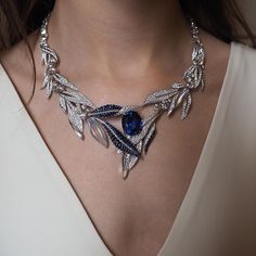 “Nature interpreted by Chaumet💙 Emblem of victory and an ode to Apollo; Mascarade Ball, Emo Jewelry, Dream Necklace, Fancy Jewelry Necklace, Expensive Jewelry Luxury, Fancy Jewellery Designs, Luxe Jewelry, Jewellery Sketches, Neck Jewellery