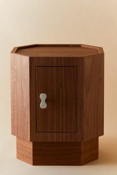 Chevet Otto Bedside Tables in Natural Walnut Bedside Table Design, Ceramic Furniture, Duvet Bedding, Table Design, Bedside Table, Table Furniture, Outdoor Rugs, Table Linens, Door Decorations