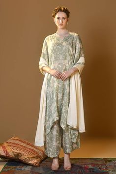 Buy Green Kaftan And Palazzo Satin Handwork Cutdana Floral Pattern Set For Women by TULPALAV Online at Aza Fashions. Green Kaftan, Pearl Embroidery, Palazzo Set, Satin Color, Set For Women, Aza Fashion, Fashion Set, Piping, Floral Pattern