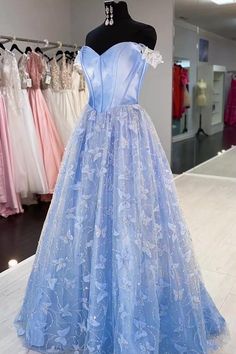 Blue Princess Gown With Sweetheart Neckline, Blue Organza Dress For Debutante Ball, Blue Princess Style Evening Dress For Prom, Blue Princess Evening Dress For Prom, Blue Princess Style Evening Dress For Prom Season, Princess Style Blue Ball Gown For Formal Occasions, Light Blue Fitted Ball Gown For Banquet, Fitted Light Blue Ball Gown For Banquet, Blue Organza Evening Dress For Prom Season