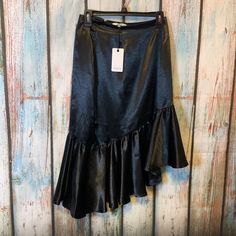 Nwt Ro & De Black Silky Lined Asymmetrical Hem Skirt Size M. In Excellent Condition. Zips On The Side. Waist: 13.5” Across The Front, Hips: 19” Across The Front, Length At Highest Point: 23”, Length At Lowest Point: 31”. Black Asymmetrical Hem Bottoms For Evening, Black Asymmetrical Hem Wrap Skirt For Party, Fitted Wrap Skirt With Asymmetrical Hem For Evening, Black Wrap Skirt With Asymmetrical Hem For Party, Black Asymmetrical Skirt For Evening, Asymmetrical Black Skirt For Evening, Evening Bottoms With Asymmetrical Hem And Lined Skirt, Black Fitted Asymmetrical Wrap Skirt, Fitted Black Asymmetrical Wrap Skirt