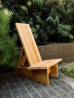 natural cedar Wooden Chair Plans, Diy Furniture Building, Adirondack Chair Plans, Wood Art Diy, Hitching Post, Diy Outdoor Table, Outdoor Furniture Plans, Primitive Furniture, Pallet Furniture Outdoor