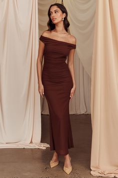 Midi Dress Wedding, Midi Dress Brown, Brown Bridesmaid Dresses, Mesh Midi Dress, Fall Wedding Guest Dress, Off Shoulder Fashion, Head Over Heels, It Girl, Brown Dress