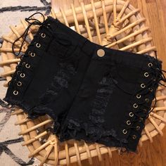 New Without Tag, Never Worn, No Flaws Size: Small (Fits Better On X-Small) Braided Clothing, Black Shorts, Jean Shorts, Harajuku, Cute Outfits, Lace Up, Womens Shorts, Sewing, Lace