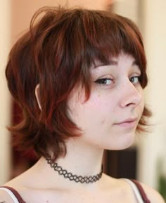 Piece-y Choppy Bob for Round Faces Cool Hairstyles For Round Faces, Up Do Hairstyles Short Hair, Short Haircut On Oval Face, Oval Face Mullet, Short Haircuts For Wide Faces, Volume Pixie Haircut, Short Shag Micro Bangs, Jaw Length Shag, Thick Hair Short Haircut Round Faces