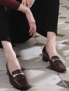 Editor's NotesAMELLIE's classical heeled loafers with the chic chain details can be matched well with formal or classical casual stylings.- Chic and classical mood- Subtle glossy cow leather- Stable shaped heel- Sophisticated toe shape- Daily point itemMeasurements(in.)KR 225MM ~ 250MM / US 5.5 ~ 8- Heel height : 1.57 in.- Front toe length : 4.72 in.- Foot width : 3.15 in.*Fits true to the size.*Model size : KR 240MMComposition & Care- Upper : Cowhide / Lining : Synthetic- Avoid direct Chic Loafers With Branded Heel Counter For Office, Chic Office Loafers With Branded Heel Counter, Chic Block Heel Loafers For Business, Chic Business Loafers With Block Heel, Chic Loafers With Sculpted Heel For Office, Chic Office Loafers With Sculpted Heel, Chic Business Casual Loafers With Sculpted Heel, Chic Office Loafers With Block Heel, Chic Square Toe Loafers For Business Casual