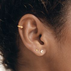 These star stud earrings are just so dreamy! Star light, star bright...we think our Ida star earrings make a dazzling statement on second and third piercings. 🥰 Diameter: 4mm. Ear Pierce, Oc Accessories, Ear Piercing Ideas, Silver Star Earrings, Earring Inspo, Star Stud Earrings, Gold Ear Cuff