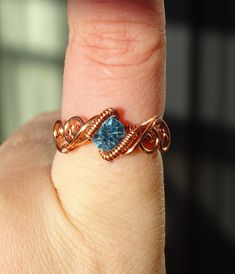 Freeform elegand copper ring with cubic zirconia!  This specific ring is in US size 5. You don't know your ring size? No problem! Click on the link to convert your size ring to other country standards. http://www.ringsizes.co or you can ask me and i will make the conversion for you! You may also like https://www.etsy.com/listing/660872947 Rings may vary a little due to their handmade nature. You will receive your ring in a lovely ivory magnetic box to secure your jewel's safety. If you have any Copper Wire Rings, Wire Jewelry Diy Tutorial, Engagement Ring Wraps, Elven Ring, Copper Wire Ring, Diy Wire Jewelry Rings, Rings Wire, Silver Wire Rings, Wire Jewelry Rings