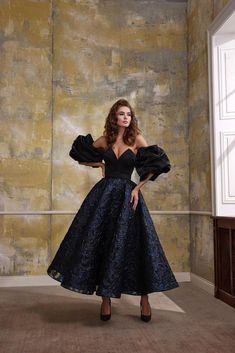 Nour Fathallah 572 Dress For A Party, Skirt Dress, The Chic, Elegant Dress, Party Wear, Dress Skirt, Long Dress, Skirt, Wardrobe