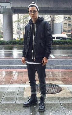 快來看看 Mitchell 在 Dappei 發表的穿搭，別忘了註冊會員訂閱 M... - Dr Martens Men Outfit, Doc Martens Outfit Men, Dr Martens Men, Martens Outfit, Boots Men Outfit, Dr Martens Outfit, Doc Martens Style, Boots Outfit Men, Martens Style