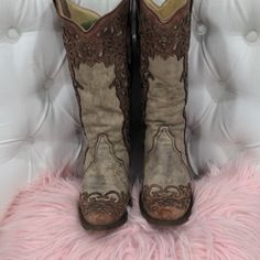 Worn Some But Perfect Condition Cream Snip Toe Boots With Leather Sole, Cream Snip Toe Leather Boots, Cream Leather Boots With Snip Toe, Cream Leather Snip Toe Boots, Western Beige Snip Toe Boots, Beige Western Snip Toe Boots, Beige Snip Toe Western Boots, Western Beige Boots With Almond Toe, Vintage Beige Closed Toe Boots