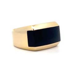 Designed by Di Modolo, this men's right hand ring in 18 karat yellow gold features a striking black onyx slab as its centerpiece. The deep, rich hue of the onyx contrasts beautifully with the warm gold, creating a bold visual effect. The ring's chunky band with squared-off edges adds to its robust and sophisticated design. Ideal for both special occasions and everyday wear, this black onyx ring is a standout accessory. Modern Onyx Rings For Formal Occasions, Black Polished Signet Ring For Formal Occasions, Modern Black Enamel Rings For Formal Occasions, Modern Black Enamel Rings For Formal Events, Modern Black Rings For Formal Occasions, Modernist Signet Ring For Formal Occasions, Formal Black Rings With Polished Edges, Black Rectangular Signet Ring For Formal Occasions, Classic Black Signet Ring With Polished Edges