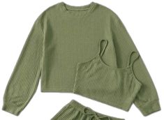 Casual Comfortable Tops, Comfortable Casual Solid Tops, Relaxed Fit Top For Leisure, Comfy Spring Tops, Comfy Solid Color Spring Tops, Comfortable Solid Color Tops For Loungewear, Comfortable Versatile Loungewear Tops, Comfortable Green Tops For Loungewear, Comfortable Stretch Tops For Leisure