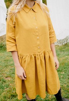 "MsWrinkle's clothing - from human to human. 100% handmade. *Description* - Loose fit smock dress with collar, buttons, long sleeves and pockets. - High quality European linen; - Washed and softened (doesn't shrink anymore); - Medium weight linen (150 g/m2); - Our linen is OEKO-TEX certified that meets human ecological safety requirements; - Not ironed and we suggest to use tumble dryer to keep soft and naturally wrinkled look. *Sizes* For perfect fit please send us your bust and hip measurement Linen Maternity Dress, Linen Button Down Dress, Linen Maternity, Kimono Sleeve Dress, Oversize Dress, Dress Loose Fit, Dress With Collar, Sleeveless Linen Dress, Summer Linen Dresses