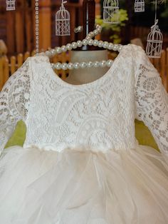 Vestido tutú elástico, cómodo y blanco, perfecto para una boda al aire libre, Manga larga
 se adapta a 9-12 meses


 #fabuloso #vestido de verano #florista #infantil #regalo para bebé

 Este vestido de fiesta presenta varias capas de tul para darle un aspecto extra hinchado y, al mismo tiempo, es muy cómodo. Funciona muy bien como vestido de niña de las flores o simplemente como vestido de invitada a la boda, entre muchas otras ocasiones especiales.


 Ocasión: vestido de princesa vintage perfec Pink Tutu Dress, Girls Tutu Dresses, Dress For Baby, Fancy Dress Up, Summer Sundress, Vintage Princess, Princess Gown, Halloween Fancy Dress, Most Beautiful Dresses