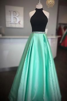 Open Back Prom Dress, Back Prom Dress, Fashionable Dresses, Prom Ideas, Cute Prom Dresses, Pretty Prom Dresses, Beauty Dress, Grad Dresses, Drawing Clothes