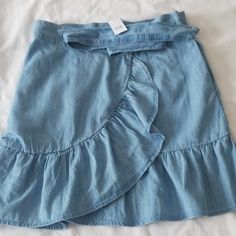 New With Tags Chic Summer Bottoms From Gap, Spring Cotton Skirt By Gap, Chic Spring Bottoms From Gap, Chic Gap Bottoms For Spring, Casual Cotton Skirt By Gap, Fitted Cotton Skirt By Gap, Gap Casual Cotton Skirt, Gap Casual Fitted Mini Skirt, Gap Cotton Summer Skirt