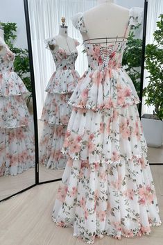 Girly Dresses Formal, Vintage Floral Dresses, فستان زهري, Flowery Dress, Mood Designer Fabrics, Floral Frocks, Flowery Dresses, Corset Design, Stylish Short Dresses