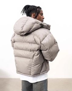 Discover winter elegance with our Stone Hooded Puffer Jacket – the epitome of urban street style. Embrace the cold in chic fashion with this cozy and stylish winter essential. Streetwear Hip Hop, Hooded Puffer Jacket, Winter Chic, Urban Looks, Urban Street Style, Urban Street, Jacket Sale, Gray Jacket, Winter Wardrobe